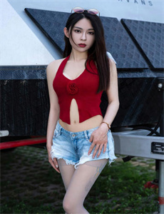 夏麗蒂，內褲濕了