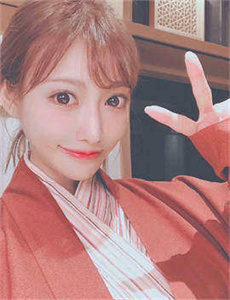陈三和白洁奔驰车里弄-《性船》完整版高清在线观看